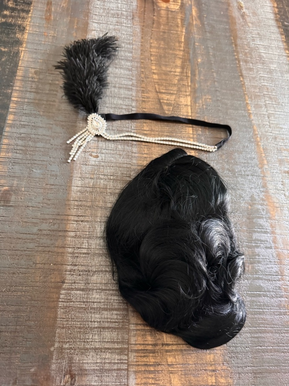 Black Finger Wave Wig 1920s Flapper with Rhinestone Headband for Roaring 20s 30s